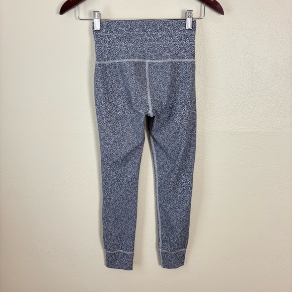 Vuori Daily Legging Women’s Sz XS Azure Mini Samba Floral Print Activewear VW323 - Picture 8 of 9